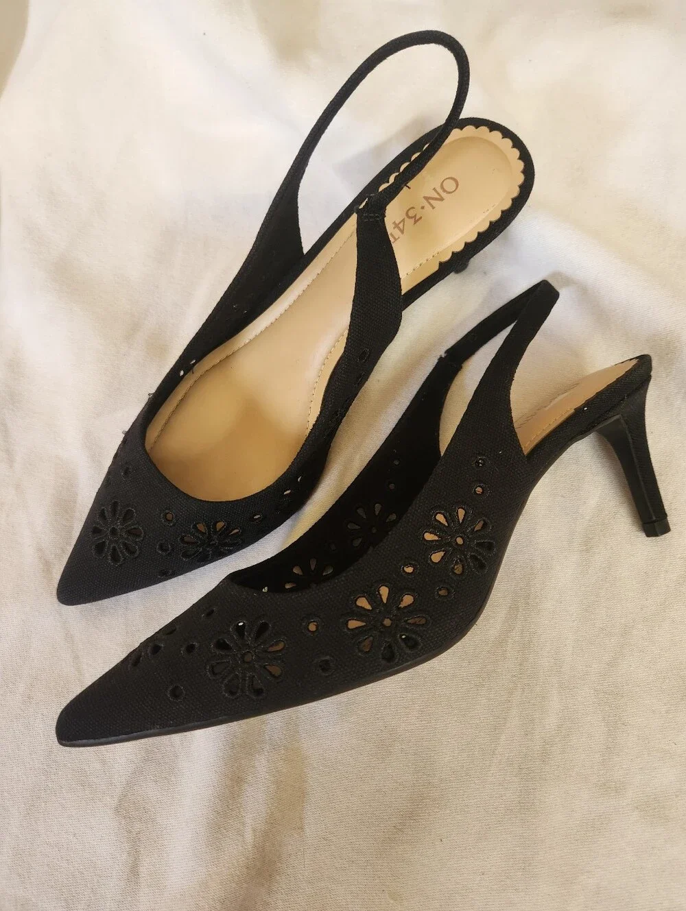 On 34th Black Slingback Pointed Toe Kitten Heels Eyelet Size 8.5M